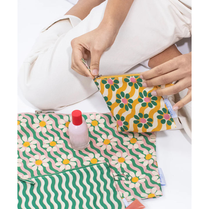 Wavy Daisy Print Pouch Set/ 3